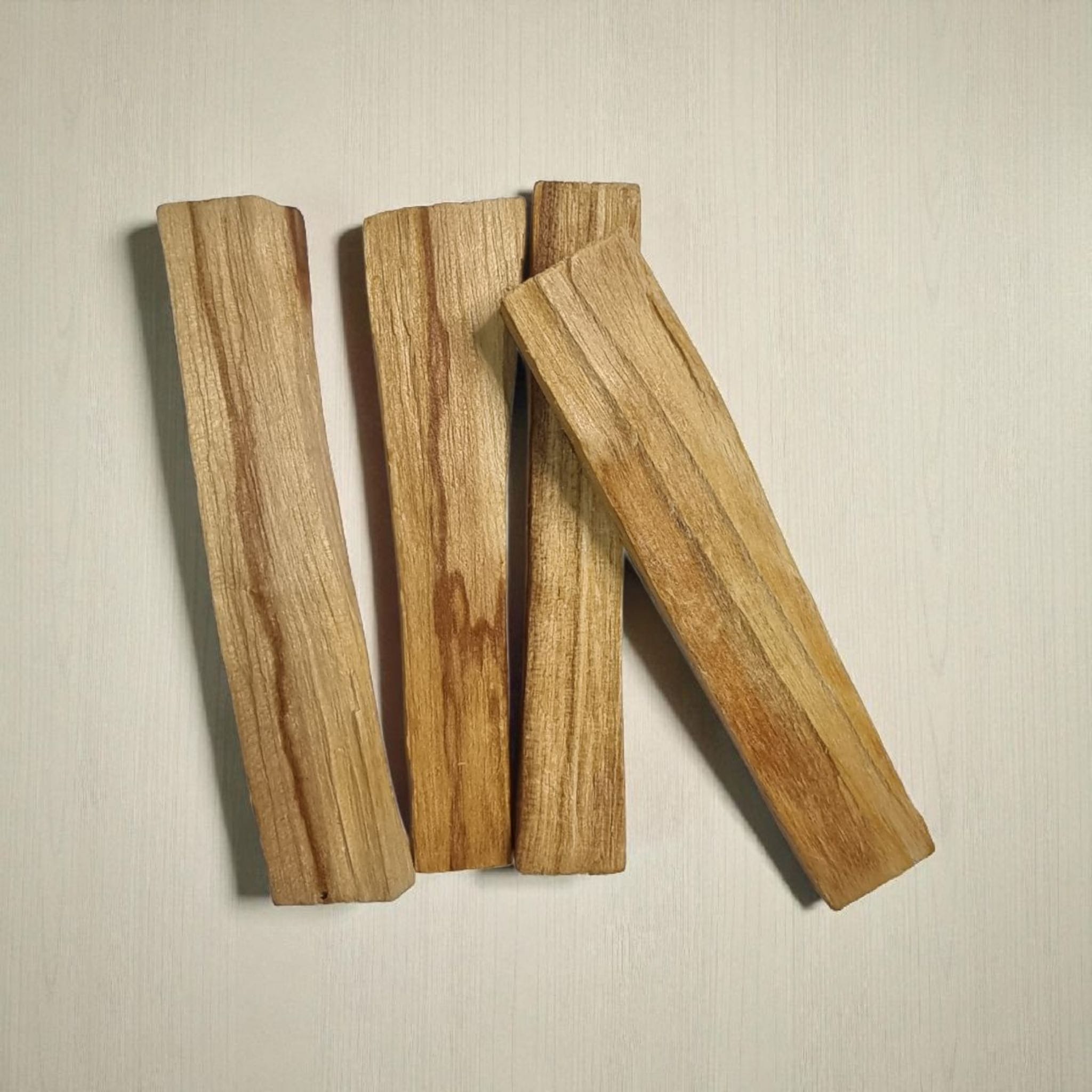 Pack de 4 Palos Santos - Limpieza, armonía y conexión espiritual